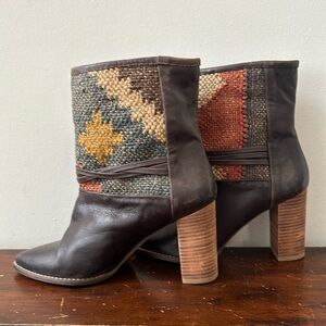 Anthropologie Womens Western Boots Howsty Lybia Size 37.5 US, 38 EU.